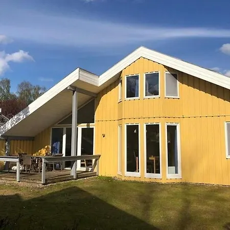 Holiday home Mirow In *